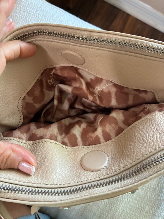 B. Makowsky Tan Crossbody Genuine
Leather Bag Purse - Picture 8 of 16